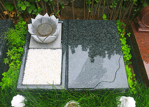 爱莲碑
