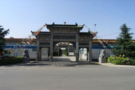 天堂公墓大门