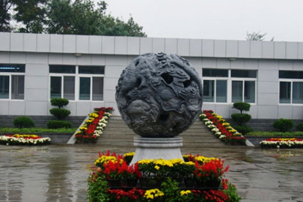 优质公墓环境解析：天山陵园景观规划与区位优势