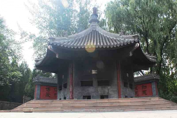 华龙皇家陵园环境与周边生态景观介绍