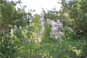 惠灵山陵园假山