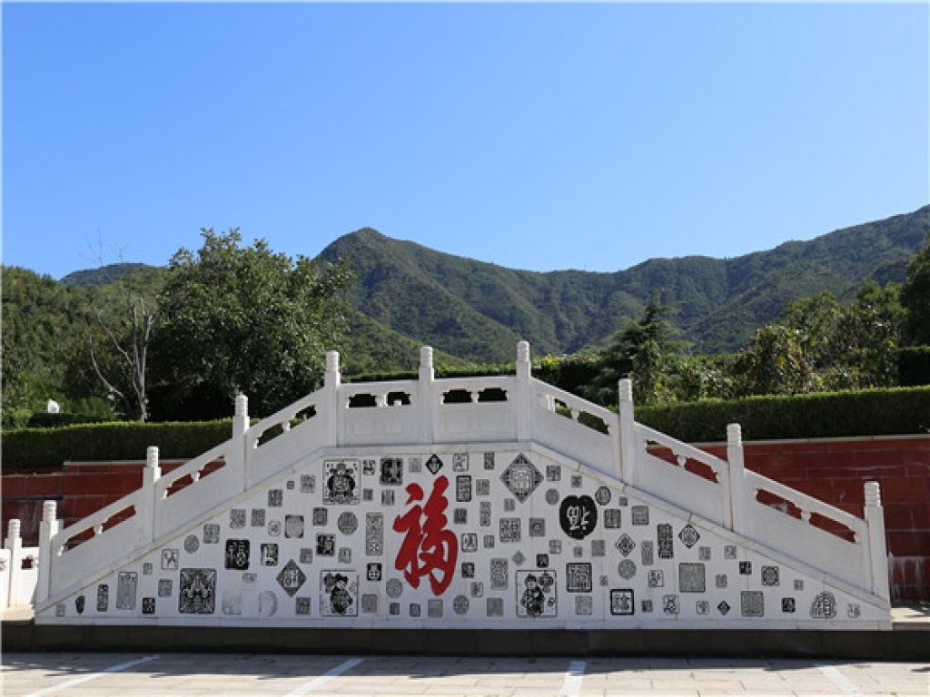 天山陵园随拍