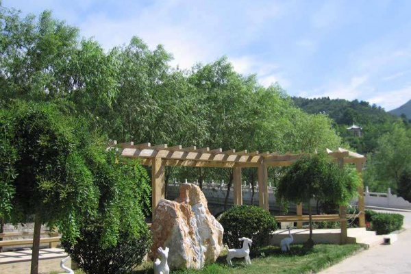 景仰园陵园:优越地段与人文环境解析