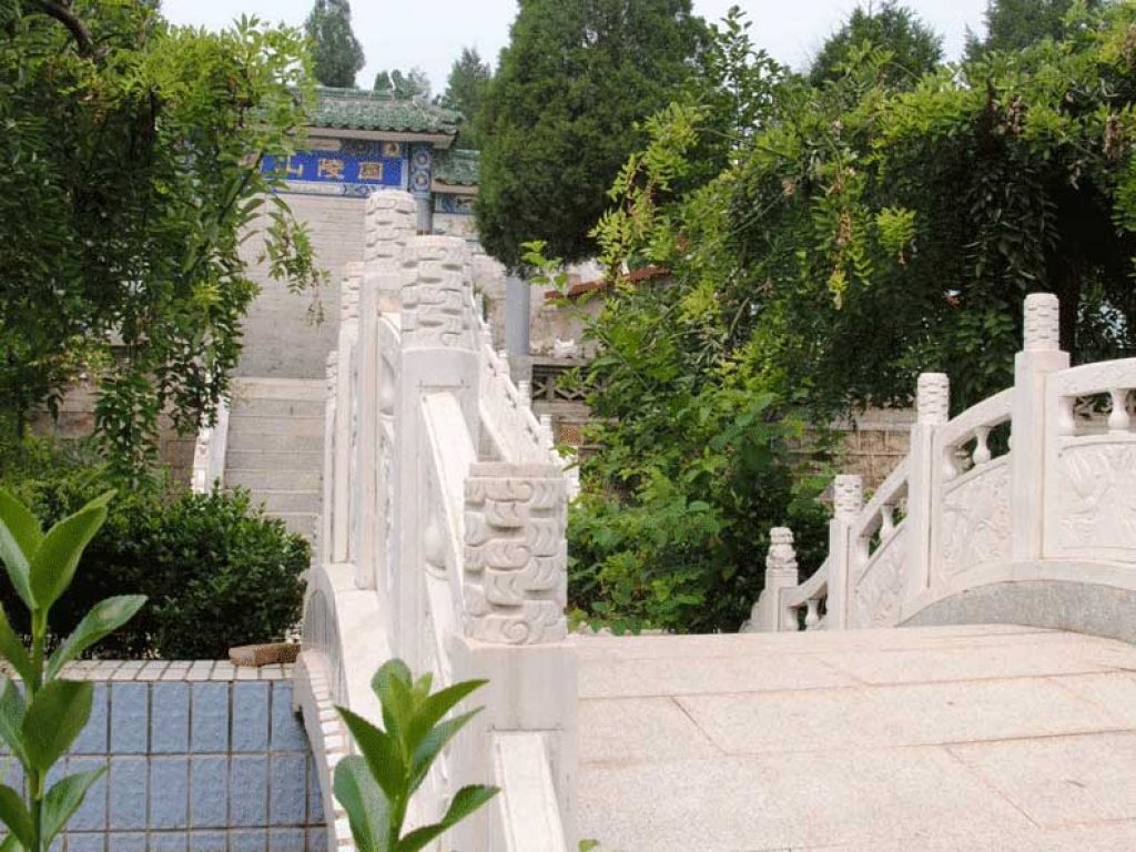 归山陵园一角