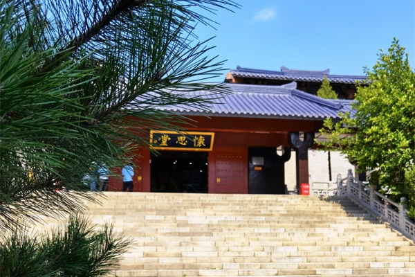 长城华人怀思堂，营业时间是几点？自驾路线说明
